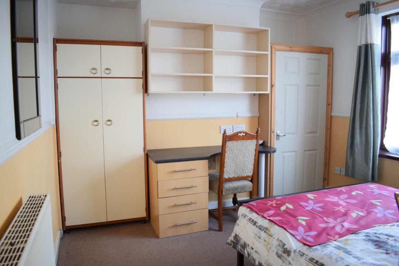 House Stay In Bangor North Wales Eksteriør billede