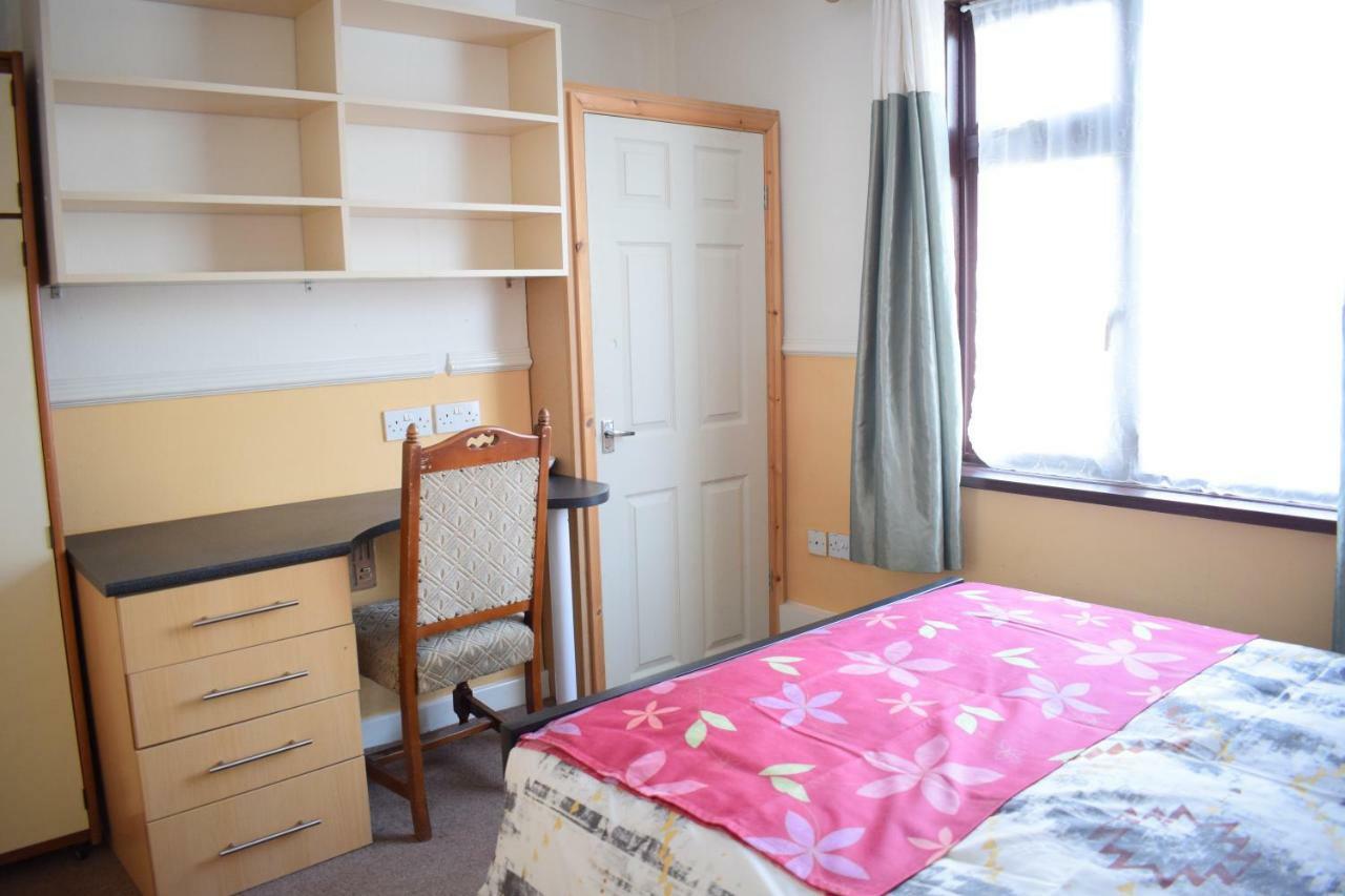 House Stay In Bangor North Wales Eksteriør billede